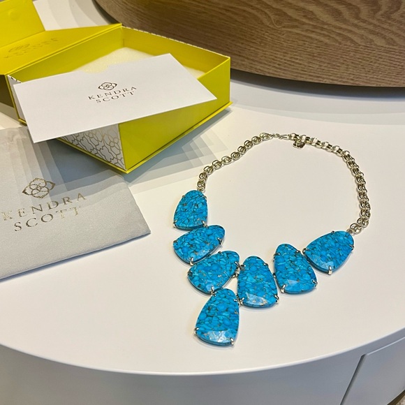 Kendra Scott Harlow Statement Necklace in Bronze Veined Turquoise - Picture 2 of 9